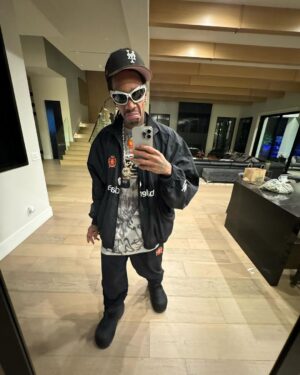 Wiz Khalifa Instagram - My joints burn 45 minutes fuck is you talkin bout.