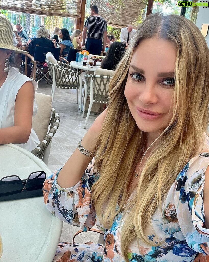 Xenia Seeberg Instagram - Always a nice atmosphere at the Dior Beachclub @nammos.dubai . For a Business lunch at the restaurant or enjoying time with friends at the beach for a cocktail. #dubai #nammosdubai #diorbeachdubai #lunchtime #enjoythelittlethings #enjoythemoment
