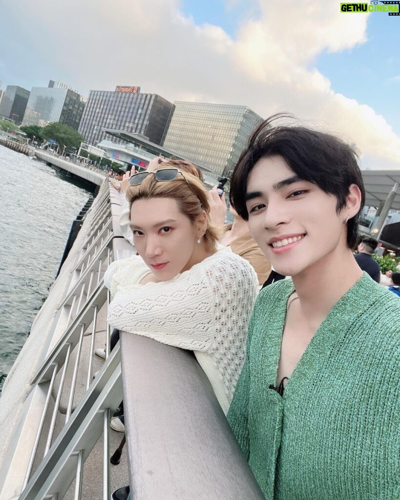 Xiaojun Instagram - Good times in Hong Kong💚