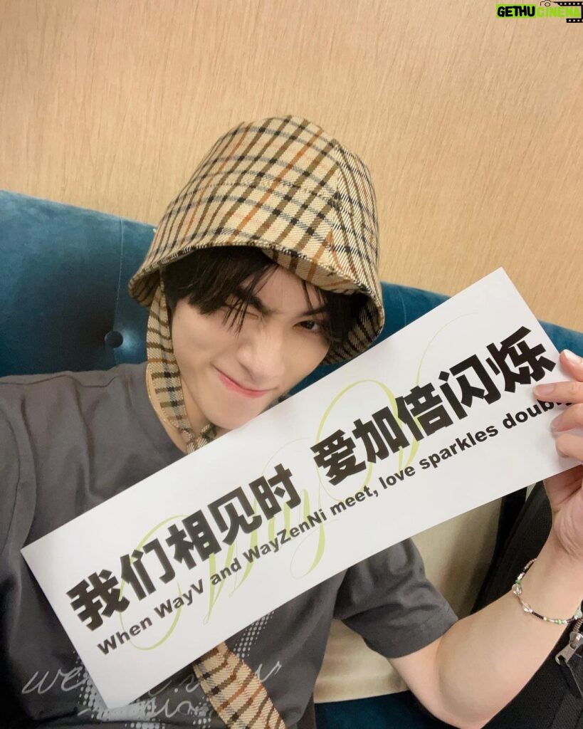 Xiaojun Instagram - "Phantom"fanmeeting end～looking forward to the next step，love u WayZenNi💚