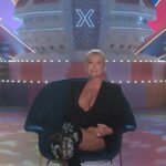 Xuxa Instagram - “Quem manda em mim sou eu, entendeu?” A Xu é um FENÔMENO e dona de si! ❤️ O último ep do meu doc incrível acabou de chegar! #XuxaODocumentário #XuxaNoGloboplay #PraTodosVerem: Trecho do último episódio do documentário da Xuxa, onde sua filha Sasha dá um depoimento sobre o orgulho que tem da mãe, seguido por um depoimento da própria apresentadora.