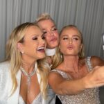 Xuxa Instagram - #CRIANÇAESPERANÇA 🫶 Elas não andam, elas desfilam! ✨ @xuxameneghel, @angelicaksy e @eliana entregaram tudo nos looks para esse encontro, não é? 😍