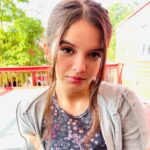 YaYa Gosselin Instagram - Supposed to be doing school. Fashionably avoiding you @oryan.landa 🤣 Eastchester, New York