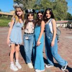 YaYa Gosselin Instagram - Birthday babes 💙 #allblue