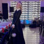 Yana Rudkovskaya Instagram - 22 года назад я стала москвичкой , а теперь вот у нас и новый мир , и новый глянец и новая реальность в честь запуска журнала «Москвичка»! Сможет ли наша местечковая, но харизматичная « Москвичка» заменить тот модный заграничный «Татлер» покажет время , а пока красивый секретный ужин в самом сердце исторической Москвы … без пикантных подробностей ) 🖤wearing @maisonvalentino vintage 22 года назад я стала москвичкой , а теперь вот у нас и новый мир , и новый глянец и новая реальность в честь запуска журнала «Москвичка»! Сможет ли наша местечковая, но харизматичная « Москвичка» заменить тот модный заграничный «Татлер» покажет время , а пока красивый секретный ужин в самом сердце исторической Москвы … без пикантных подробностей ) 🖤wearing @maisonvalentino vintage Ну и как не уважить всех причастных к этому событию : @moskvichka.magazine @vladey @champagnepannier @soiree.soiree 🤍