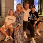 Yana Rudkovskaya Instagram - Это было чудесное рабочее время в Пекине! Рада , что к нашей команде присоединился мой старший сын Николай @n_baturin . Того и глядишь скоро уйду на пенсию , буду жить для себя! ( шучу конечно , но его помощь в этой поездке была весьма существенной ) ! Ну и до скорой встречи , гостеприимный Китай ! Мы будем скучать. See you soon ! 😎🇨🇳❤️ Beijing, China