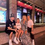 Yana Rudkovskaya Instagram - Это было чудесное рабочее время в Пекине! Рада , что к нашей команде присоединился мой старший сын Николай @n_baturin . Того и глядишь скоро уйду на пенсию , буду жить для себя! ( шучу конечно , но его помощь в этой поездке была весьма существенной ) ! Ну и до скорой встречи , гостеприимный Китай ! Мы будем скучать. See you soon ! 😎🇨🇳❤️ Beijing, China