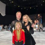 Yana Rudkovskaya Instagram - Это было чудесное рабочее время в Пекине! Рада , что к нашей команде присоединился мой старший сын Николай @n_baturin . Того и глядишь скоро уйду на пенсию , буду жить для себя! ( шучу конечно , но его помощь в этой поездке была весьма существенной ) ! Ну и до скорой встречи , гостеприимный Китай ! Мы будем скучать. See you soon ! 😎🇨🇳❤️ Beijing, China