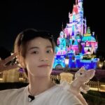 Yangyang Instagram - Had such a healing time in HongKong Disney❤️ thank you for having us! p.s Nice to meet LinaBell LoL