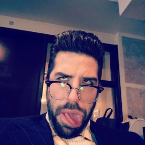 Yannick De Martino Instagram - Ma face de quand je travaille un dimanche.