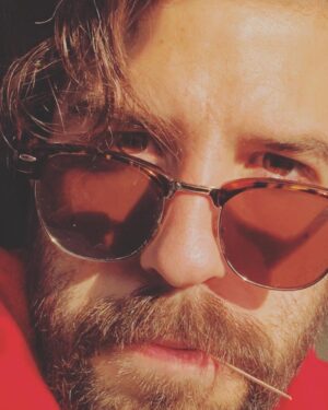 Yannick De Martino Instagram - Comment je me sens quand je réussis à faire au moins une des choses que j’avais prévu faire durant la journée. 

(Même si c’est juste manger.)