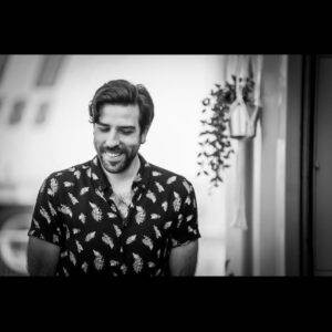 Yannick De Martino Instagram - La démence me guette.