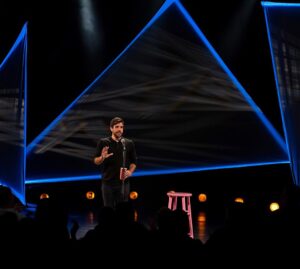 Yannick De Martino Instagram - Je crois sincèrement que ce spectacle est dans le top 3 des bons trucs que j’ai fait avec mon guacamole au thon et un saut quand même haut en troisième année. yannickdemartino.com