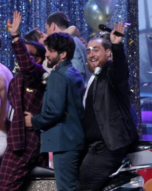 Yannick De Martino Instagram - Cette photo me rend HYPER mal à l’aise.