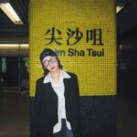 Yao Mi Instagram - 這輩子我覺得醫美最值得的課程之一 就是 #鉑金級雙皮秒 感謝 #孫克嘉醫師 解決我膚色暗沈問題 還有處理我平時愛曬太陽出現的曬斑 讓我素顏時充滿自信 就算是去旅遊輕鬆打個底效率出門 愛怎麼拍就怎麼拍🥰 每一次來到 #璞之妍 令人感受安心 裝潢環境十分舒適 屬於自己的休息區域 專業的顧問也是一對一服務 友人陪同我一起來 她讚嘆我打完後臉部完全無泛紅！（但這是我個人啦） 因為璞之研採用的是複合式皮秒 探索皮秒以及處理泛紅敏感的彩衝光 而友人說過去她在其他診所的經驗 是全臉紅腫並且有灼熱感🥲 而我每一次打完雙皮秒 最期待就是隔天睡醒 一照鏡子會明顯感受到皮膚亮了好幾階！！！ 一個月之後看到細緻的肌膚 會很感謝自己的選擇😚😚😚 想打雙皮秒 預約璞之妍 @essenangeloclinic @essenangelo_aquahair 🔺圖2敷麻藥·圖3雙皮秒後塗抹藥膏 🔺圖4敷面膜保濕 · 圖5冰敷鎮定肌膚 最後祝大家2024年都龍光煥發啊啊啊🐲 #2024yaomi #鉑金蜂巢皮秒 #客製化皮秒 #複合式治療 #璞之妍 #essenangelo #一對一諮詢 璞之妍 Essenangelo