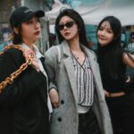 Yao Mi Instagram - 因為疫情時隔4年的香港 雖然我的青春記憶 好多喜歡的店面、餐廳消失了… 但每一處街角依然充滿驚喜♥️ 跟我的充電寶創造新的回憶 @yyyrrr414 @sunyanen_ 開心見到我棟哥 還幫我們留下了回憶美照📷 @liveforlive #2024Yaomi #hongkong Hong Kong