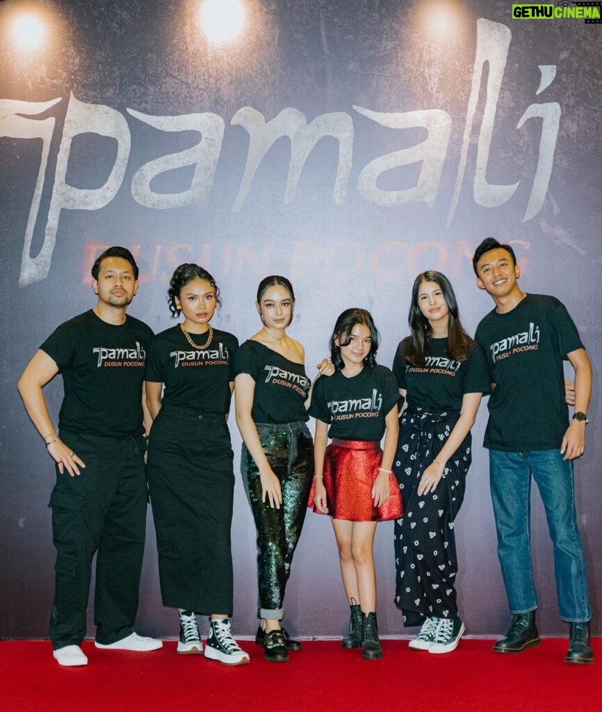 Yasamin Jasem Instagram - Press Conference Pamali Dusun Pocong 🖤 Terima kasih untuk Media,tamu undangan, serta teman-teman online atas antusias nya kepada #PamaliDusunPocong We are beyond grateful and happy! brushed by @nadhirart 🌟 hair do by @ciska.maryono 📸 : Slide 1-8 by @paman_tito slide 9-10 by @snap.nuel