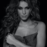 Yasmina Filali Instagram - Ich wünsche euch allen ein wunderschönes Wochenende! Wie gefällt euch die Schwarz-weiß Variante? 😉 #blackandwhite #yasminafilali #fotografie #picoftheday #beautyqueen #model #photooftheday #modeling