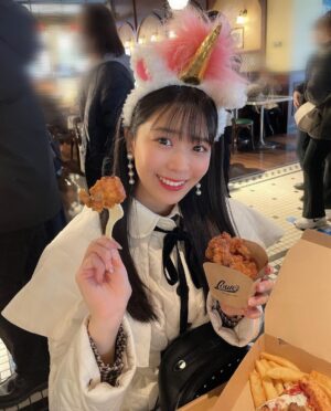Yasuda Momone Instagram - .
ユニバ投稿3連ちゃんでした☺️💗

#彼女とユニバなうに使っていいよ #usj #ユニバ #ユニバーサルスタジオジャパン #ユニバコーデ #ootd #クリスマスツリー #フラッフィー #ミニオン #マリオ #スーパーニンテンドーワールド