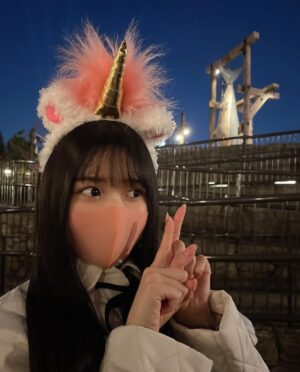Yasuda Momone Instagram - .
ユニバ投稿3連ちゃんでした☺️💗

#彼女とユニバなうに使っていいよ #usj #ユニバ #ユニバーサルスタジオジャパン #ユニバコーデ #ootd #クリスマスツリー #フラッフィー #ミニオン #マリオ #スーパーニンテンドーワールド