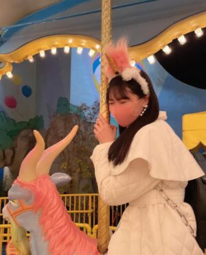 Yasuda Momone Instagram - .
ユニバ投稿3連ちゃんでした☺️💗

#彼女とユニバなうに使っていいよ #usj #ユニバ #ユニバーサルスタジオジャパン #ユニバコーデ #ootd #クリスマスツリー #フラッフィー #ミニオン #マリオ #スーパーニンテンドーワールド