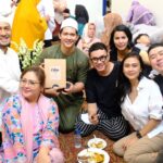 Yayan Ruhian Instagram - Walimatussafar Mamah @mamayoyoh6 & Abang @piping.firmansyah77 Sehat-sehat dan lancar semuanya Mah, Bang, dari berangkat sampai pulang nanti. Ibadahnya diterima, diridhoi Allah SWT dan jadi haji yang mabrur. Aaamiin...