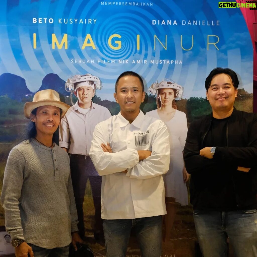 Yayan Ruhian Instagram - Minggu lepas kami berkesempatan menonton #ImagiNur dalam special screening bersama @_nikamir & @beto_kusyairy What a beautiful movie. Teman-teman di Malaysia boleh menonton mulai hari ini di pawagam dan menjadi saksi indahnya film ini. Anyway, #happybelatedbirthday Bang Beto #Greget #ItuTajam