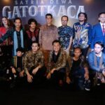 Yayan Ruhian Instagram - Kang Yayan w/ family and friends di #Gala #Premiere #Gatotkaca @gatotkaca_official Tayang 9 Juni 22 #Greget #ItuTajam Epicentrum XXI