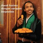 Yayan Ruhian Instagram – Siapa yang masih suka skip sarapan sebelum beraktivitas? 🙋🏻‍♀️
Yuk, perbaiki gaya hidup dengan sarapan berprotein agar kamu lebih berenergi untuk menghadapi aktivitas sehari-hari. Sarapan andalan Pendekar Nugget yang praktis adalah So Good Crispy Nugget karena kandungan daging yang lebih banyak dan EXTRA MEATY. Kalau kamu?

#CrispyNugget #NagetKrispi #CrispyChickenNugget #NagetAyamKrispi #ChickenNugget #NagetAyam #BubbleCrumbs #CrispyBubbleCrumbs #Breakfast #Sarapan #Protein #YayanRuhian #SoGood #LebihBaikSoGood