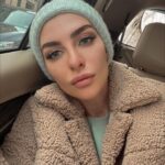 Yekaterina Varnava Instagram - Своевременная проверка организма не раз помогала предотвратить тяжелое развитие болезни и на ранних этапах спасти жизнь человека. Очень важно не оставлять подозрительные анализы или даже генетическую предрасположенность к той или иной болезни без более точного обследования, также как и нельзя легкомысленно относится к бесконтрольному приему лекарств бадов по случаю и без, которые могут оказывать побочный эффект. Простите мои рассуждения на эту тему, но после недавних не самых приятных событий среди моих знакомых, которые могли и не случится, хочется подчеркнуть, что не только антибиотики, но и разные бады нужно принимать с умом и по назначению врача, не ведясь на яркую маркетинговую уловку. Да, они помогают, но также могут ослаблять организм в целом, создавая почву, например, для появления бактерий, вызывающих язву или рак желудка. Безусловно сейчас создаются все более новые технологии для быстрого диагностирования состояния желудка. Даже среди отечественных разработок появился аппарат, который за два часа может диагностировать гастрит, язву или рак желудка с высокой точностью. Но с той скоростью, как люди стали без всякой медицинской составляющей верить тем или иным инфлюенсерам, которые рекомендуют принимать то или иное средство или соблюдать ту или иную диету, хочется напомнить, что у всех всё индивидуально. Это очень здорово, что появилась мода заботы о себе. Но то, что помогло им (где я уверена, все проходило под чутким наблюдением специализирующихся врачей), не факт, что поможет вам. Отбросьте легкомыслие и чистую веру, в то, что тот или иной лидер мнения, не имея медицинского образования может, советовать вам, как заботиться о вашем здоровье. В непростые времена проявлять заботу по отношению друг к другу очень важно. Но также в тяжелые время всегда не мало тех, кто хочет нажиться на чужой беде. Если вы действительно хотите позаботиться о себе, то проверяйте любую информацию, полученную из интернета. И конечно же, помогайте своему организму, проверяя свое здоровье, с помощью настоящих врачей. Своевременно❤️