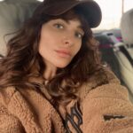 Yekaterina Varnava Instagram - Пришла весна..всем насрать😂🌷