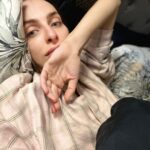 Yekaterina Varnava Instagram - Поработать. Поспать.