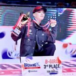 Yell Instagram - _ 2019년 20살이 됐을 때, 주변의 압박을 벗어나고 싶어 독기 품고 레드불 싸이퍼를 준비했던 기억이 나네요. 그 뒤로 대회마다 좋은 성과를 내며 어느 덧 참가했다 하면 우승후보로 거론되는 사람이 되었고, 저를 믿어주시는 많은 분들이 계심과 동시에 저를 인정하지 않거나 이용하려는 사람들도 있었습니다. 저는 그저 어제보다 발전된 오늘의 내가 되기 위해 노력해왔을 뿐인데, 빛과 그림자는 항상 같이 따라오더라구요. 올해 무릎 부상으로 일상도 춤도 한 다리에만 의존해왔고 다리를 잘 못 쓰는 대신 상체에 포커스를 맞추고 움직임을 찾아내서 다행히 수술 없이 복귀했지만, 그만큼 저에게 이번 대회의 손이 잡히지 않는 바닥은 치명적이었습니다. 변수를 이겨내지 못한 자신에 대한 자책과 응원해주시는 분들의 기대를 충족하지 못해서, 저를 존중하지 않는 사람들에게 여지를 준 것이 된 것은 아닐지 여러가지로 마음이 복잡했던 어제였으나 앞으로 더 많은 기회와 무대가 남아있으니 전 다시 제 자신만이 아는 수고를 통해 다음에 더 좋은 모습을 보여드리겠습니다! . 어제나 언제나 늘 선배 언니로서 도와주신 @ashes_fusionmc 재활 입문부터 함께 해주신 @fluent_official_ 올해 훈련하며 도와주신 국가대표팀 감독님 코치님, 효은쌤, 스포츠정책과학원 쌤들까지 모두 감사드려요! 부족한 저를 믿어주고 서포트 해주시는 @shinhangroup_official @simmonskorea @nikeseoul @nike 감사합니다! 그리고 추운 날씨에 직접 응원 와주시고 소중한 선물까지 준비해주신 팬분들, 여러분이 없다면 전 아무것도 아니었어요. 감사합니다🫶🏻