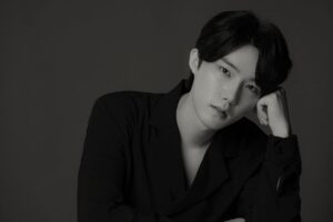 Yeon Seung-ho Instagram - I start over from the bottom. 
Act 2 of my life.😘✌🏻