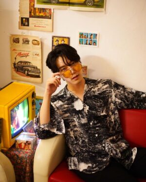 Yeon Seung-ho Instagram - No great genius has ever existed without some touch of madness.

-Aristoteles-