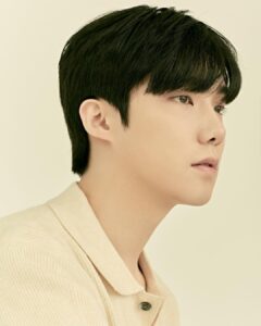 Yeon Seung-ho Instagram - Spring will come and so will happiness. Hold on. Life will get warmer. - Anita Krizzan -
