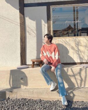 Yeon Seung-ho Instagram - The warm sunshine is back!🌿