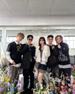 Yesung Instagram - I'm with my cute younger siblings again this time. #Floral_Sense 🌸 (Feat. Winter of aespa , wave to earth ) D -2