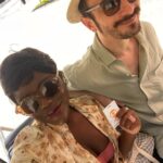 Yolanda Tati Instagram - Vivendo o Sonho… COMEÇOU!!!!!!!! 🇧🇷🤩 Aqui e agora! Meu Deus, quantas vezes eu ouvi que não era para mim… belisquem-me… Pela primeira vez, hoje ao VIVO, AMINHA ESTREIA NA GLOBO no @multishow!!! 2horas de uma emissão muito especial… SE LIGUEM!!! MAMÃ, VIEMOS DE LONGEEE: 20H 🇧🇷 23H 🇵🇹 00H 🇦🇴 Obrigada a vocês que apoiam, acreditam e partilham o meu trabalho!!! Obrigada a Deus pela saúde, foco e consistência. É DO CACEEEÉM. É DE CABINDAAAA. HUAHAH VAMBORA (Dá para assistir no @globoplay @globoplaypt Até já!!! Nervosaaaaa… socorrrrrrr 🤣) Projac - Central Globo de Producao - Rio de Janeiro