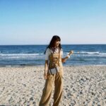 Yoon Bo-ra Instagram - 바다 가고싶다 🌊🌊