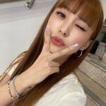 Yoon Bo-ra Instagram - 😉✌🏼