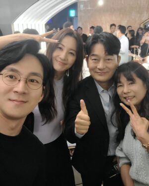 Yoon Ji-min Instagram - 영화 '밀수' 시사회다녀왔어요
정말 유쾌 통쾌
음악도 너무 좋구요~~
강추합니다~~~
.
.
#밀수 
#김혜수 #염정아 #박정민 #고민시 #김종수 
#그리고 #조인성
