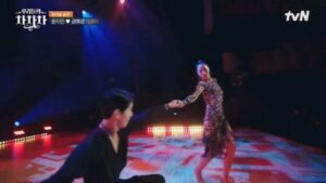 Yoon Ji-min Instagram - 마지막회 공연💃🕺
연기만 해온 우리부부에게 정말 특별한 경험이였어요.
행복했고 감사했습니다.
.
.
#우리들의차차차 
#쌈바
#행복그잡채