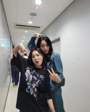 Yoon Ji-min Instagram - 세상에 다름아닌 포즈여신ㅋ
너무좋아 🥰
.
.
#우리들의차차차
#월요일
#8시 40분
#tvN