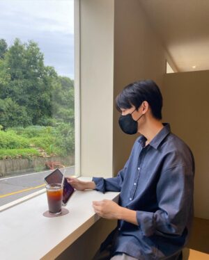 Yoon Jun-won Instagram - 날씨가 애매하게 좋구먼
