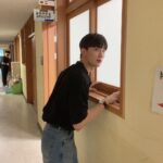 Yoon Jun-won Instagram - 11월 1일 오늘! #독친 개봉했습니다. 좋은 영화입니다! 많은 관람 부탁드려요!ㅎㅎ (마지막은 예나머리 붙인 춤신춤왕입니다.)