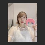 Yoshino Aoyama Instagram - #0722 🎸🌿 ・ 上海の思い出写真たち① 詳しくはラジオとかでお話しするのかも？ ・ ・ 谢谢大家!!!! Thank you!!!! ・ #ぼっちざろっく #孤獨搖滾 #水野朔 ぴ #山田リョウ 役 #青山吉能 #後藤ひとり 役