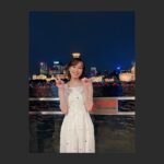 Yoshino Aoyama Instagram - #0722 🎸🌿 ・ 上海の思い出写真たち① 詳しくはラジオとかでお話しするのかも？ ・ ・ 谢谢大家!!!! Thank you!!!! ・ #ぼっちざろっく #孤獨搖滾 #水野朔 ぴ #山田リョウ 役 #青山吉能 #後藤ひとり 役