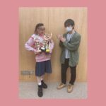 Yoshino Aoyama Instagram - #0329 📻👑 ・ 第8回 #アニラジアワード にて TVアニメ「ぼっち・ざ・ろっく！」の 公式ラジオ「ぼっち・ざ・らじお！」が、 ㊗️最優秀ラジオ大賞 ㊗️最優秀女性ラジオ賞 ㊗️大笑いラジオ賞　 を受賞いたしました。 ・ さ、三冠…！ これもひとえに素晴らしい作品と、 作品を愛してくださる皆さんのおかげです。 おかげ様で3月末には終了予定だったのですが 4月以降も継続することになりました！やったー！ これからもわたしらしく、 そしてみんなたちらしくお届けしていきます。 ・ 最後の写真はスターと共に🕺⭐︎⭐︎ ・ ・ #ぼっちざろっく #ぼっちざらじお #鷲崎健 さん #青山吉能 #このペアでのラジオもいつかやりたいね