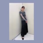 Yoshino Aoyama Instagram - #0317 🚗🎤 ・ リリイベ道中膝栗毛です。 ・ ・ Hair&make-up さんちゃん @san.risa.3 Stylist : いしかーさん @ijni13 ・ #青山吉能 #よぴぴたび #このスタイリング好評だったので #また着ようかな🥹